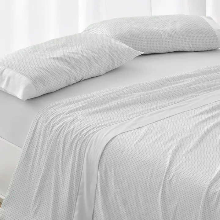 Juego sábanas Diseño 622. BURRITO BLANCO. Incluye sábana encimera, bajera y 1/2 fundas de almohadas. Estampado de pequeños cuadros.Disponible en color  Azul, menta y beige. 100% Algodón. Tamaños 90, 105, 135, 150-160, 180 y 200cm - 1
