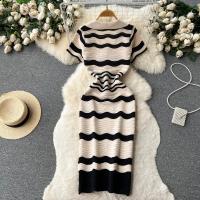 Vestido Midi De Playa Con Estampado De Rayas Y Cuello En V De Moda Para Mujer Vestido Bodycon Con Salto Hollow out Manga Corta Ajustado - details 2