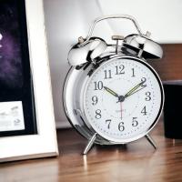 Elegante reloj despertador retro con campana, analógico, de cuarzo, de metal/plástico, con luz nocturna LED y función de doble gong, ideal como reloj de mesa - details 4