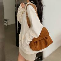 Bolso De Hombro Para Mujer De Velours Marrón Retro Gran Capacidad Versátil Para Otoño E Invierno Nueva Colección 2025 - details 2