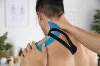 KALAHARI 1 X Rollo Cinta Kinesiologica Profesional más E-Book Manual Aplicación en Español - Synthetic Kinesiology Tape para una mejor adhesión y Resistencia al Agua y al Sudor - (5cm x 5m) MEAT - details 2
