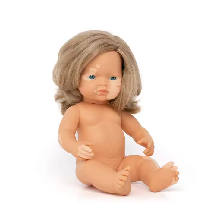 Muñeca caucásica rubia oscuro con vitíligo 38cm - 1