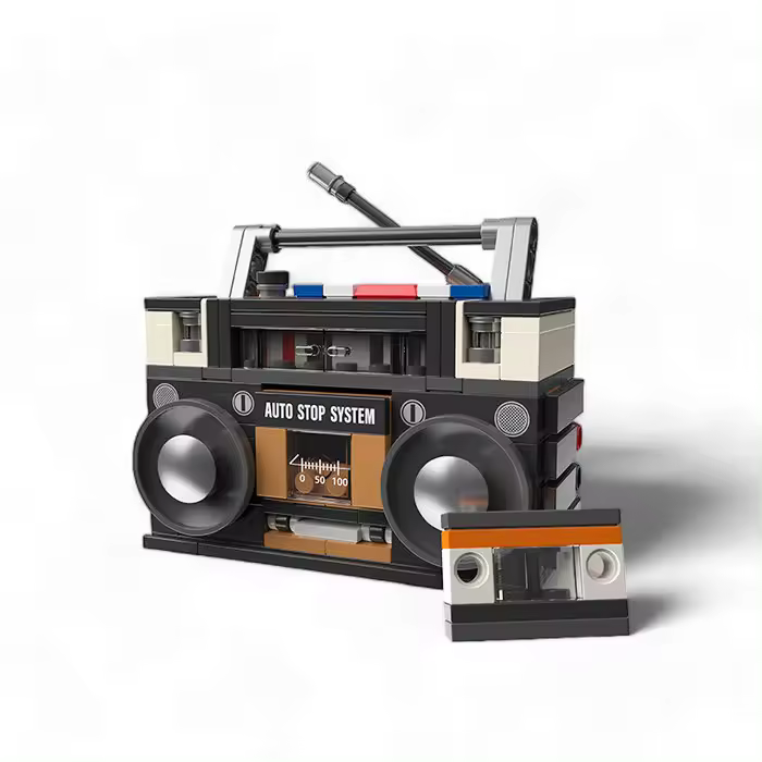 MADNESSTOYS MAQUETA BLOQUES CONSTRUCCION RADIO CASSETTE RETRO MODELS 19x6x16 Cms. - 1