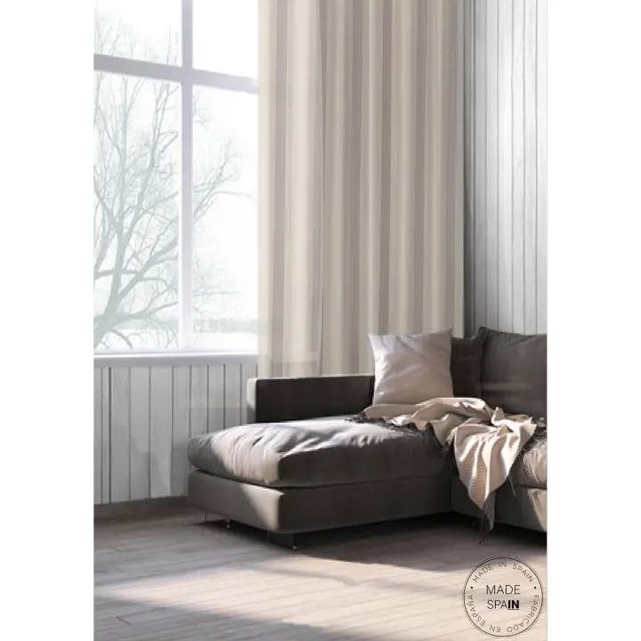 Cortina confeccionada Max Gris, Dale un toque moderno a tu hogar. Fabricada con materiales reciclados, incluye cinta pasabarras para un ajuste perfecto. Disfruta de la calidad y el diseño de esta cortina. Fabricado en España - 1