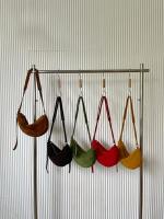 Bolso De Hombro Para Mujer De Cuero Genuino De Seda Mate Cuadrado Suelto Ondulado Invierno Otoño Bolso Cruzado Diario De Alta Gama - details 0