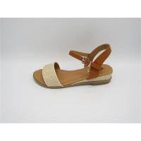 Sandalia estilo casual con cuña ligera,  beige y tostada, cierre pulsera, Mustang, Mujer - details 3