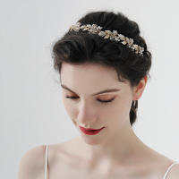 Diadema De Crystals Retro Con Flores Para Novia Accesorio De Cabello Hecho a Mano Adorno Para Fotos De Boda Para Mujeres - details 0