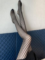 Medias De Pesca Con Estampado Rayado Para Mujeres En Color Negro Telas De Encaje Antihueco Seda Oversized Medias De Tatuaje Falso Retro - details 2