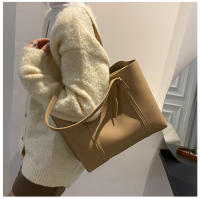 Bolso De Hombro Versátil De Cuero Suave Negro Minimalista Gran Capacidad Bolso De Tote Casual Para Mujer Estilo Inglés - details 25