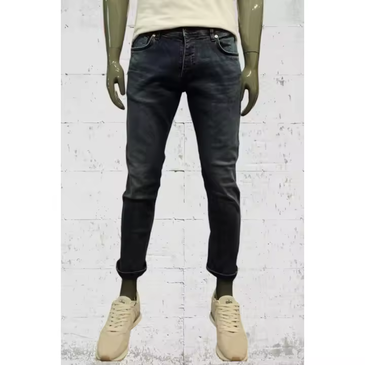 Morato pantalón vaquero hombre con corte slim y estilo contemporáneo. Ideal para un look urbano y sofisticado M4 - 1
