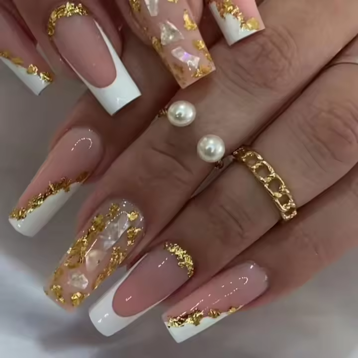 24 uñas postizas largas type ATAÚD CON Borde Blanco, uñas adhesivas con lámina Dorada, Uñas postizas removbles con adhesivo, cobertura total, accesorios para decoración de uñas. - 1