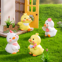 Figura De Anime Pato Amarillo Pequeño Adorno Creativo Para Coche Accesorios De Decoración Miniatura Regalos - details 1