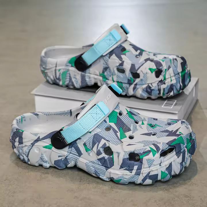 Nuevos Sandalias De Hombre Clogs Con Estampado De Camuflaje Zapatos De Jardín Plataforma Bajo Tacón Cierre De Correa EVA Cómodo Para Uso Diario Y Exterior - 1