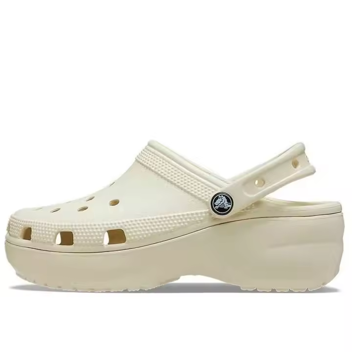 Calzado Crocs modelo Classic Platform Clog W en color Beig - 1