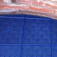 Pack 100 losetas autoventiladas para suelos (9m² aprox.) - Piscinas, duchas, vestuarios, terrazas, camping, trasteros... Medidas: 30x30x1,5cm - ANTIHUMEDADES - details 3