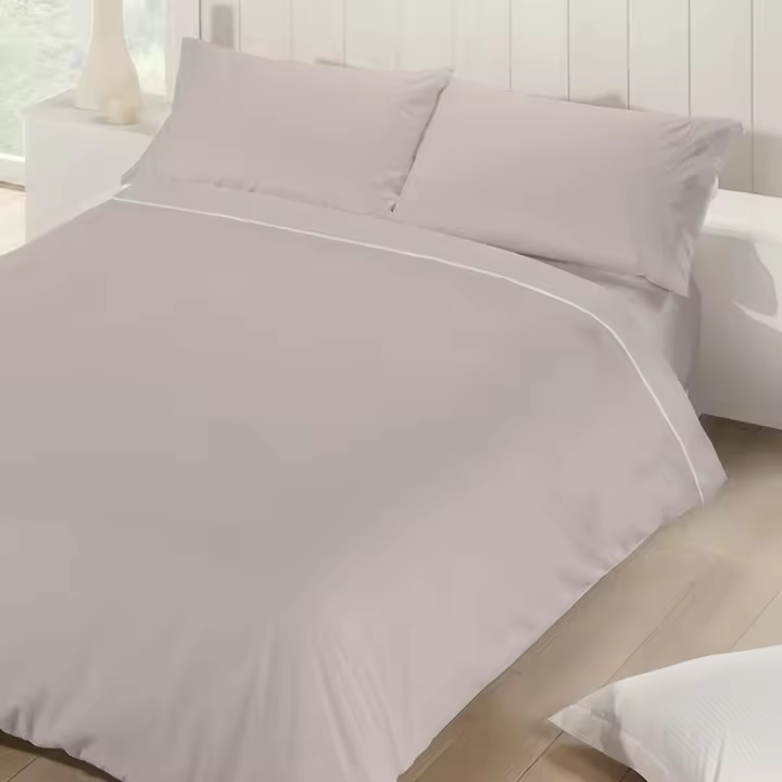 Manterol Outlet - Juego de funda nórdica franela 100% algodón liso, tacto melocotón. Incluye bajera ajustable, encimera y fundas de almohada. Tejido de alta calidad y muy duradero. - 1