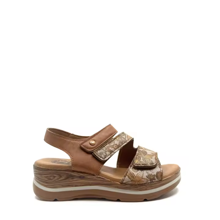 Maëlian - Sandalia Alsacia -cuña bicolor y efecto madera, plantilla muy acolchada para mayor confort en la pisada. Diseño de tiras ancha con cierre de velcro para mejorar el ajuste y motivos florales, tiras finas en el empeine y correa con cierre velcro - 1