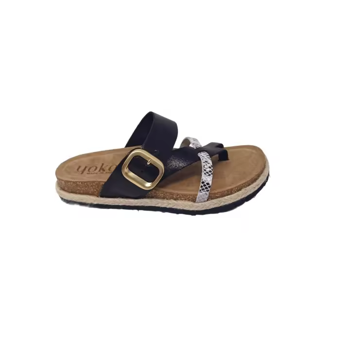 YOKONO ARENA-003 NEGRO-BLANCO.Sandalia plana fabricada en piel suave que proporciona una sensación de confort excepcional. - 1