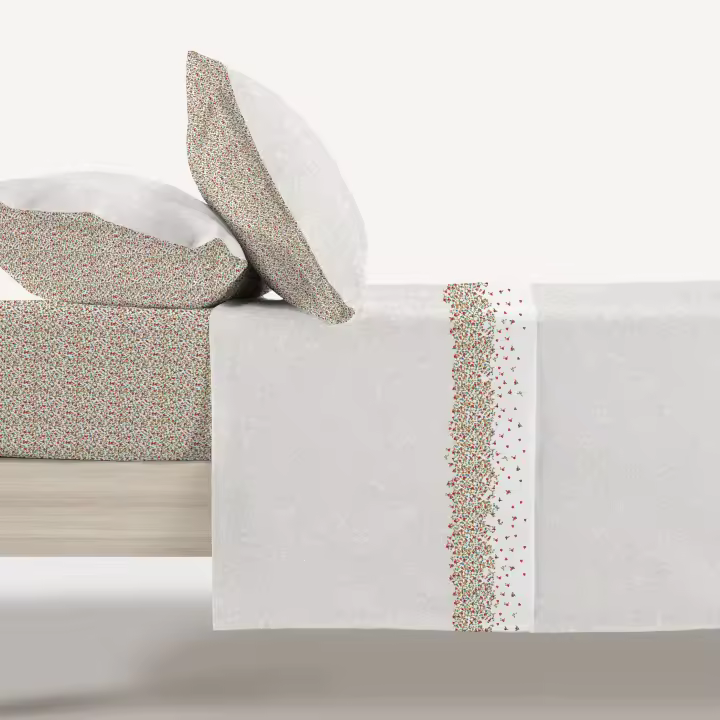 Manterol - Juego de sábanas estampado flores liberty. Calidad 50% Algodón 50% Poliéster de 150 hilos. Incluye bajera ajustable, encimera y fundas de almohada. Sábana de verano con diseño floral. - 1
