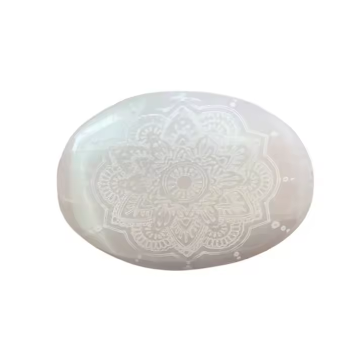 Piedra de palma de Selenita - Mandala grabada - 1