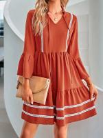 Vestido De Encaje Casual Sencillo De Color Sólido Con Cuello En V Y Mangas Bell Sleeves Plisadas De Polyester Para Mujer - details 2