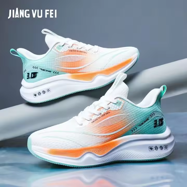 ZLY Zapatos casuales de malla tejida voladora de nuevo estilo de verano, zapatos deportivos transpirables con absorción de impactos, zapatos de estudiante de suela suave, zapatos para correr livianos - 1