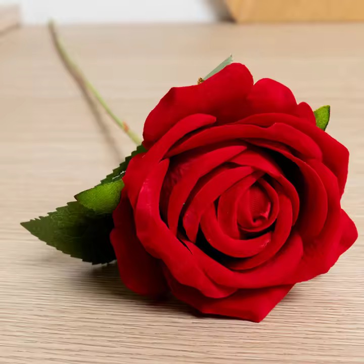 5pc Bellas Rosas Artificiales De Seda Para Decoración De Mesa Y Casas Regalo De San Valentín Decoración De Boda Y Aniversarios - 1