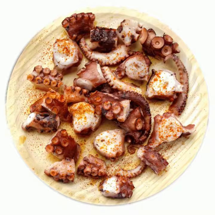 CHEFZOCO Plato para pulpo, Plato de madera para pulpo, Plato pulpeiro, Plato de servir pulpo, Tabla para pulpo, Plato Gallego Pulpo, Certificado alimenticio, Fabricado en Galicia, Madera Pino, 12 cm - 1