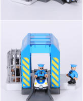Accesorios De Pista De Tren De Madera Con Escena De Policía Y Bomberos Playa De Simulación Para Niños Regalos De Juguete De Plástico Para Ferrocarril Sin Batería Adecuado Para Adolescentes Y Adultos - details 2