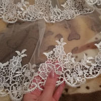 Velo De Novia Elegante De Dos Capas Con Cepillo En Blanco Y Ocre Para Mujer 2023 Con Detalles De Encaje Y Orfebrería - details 2