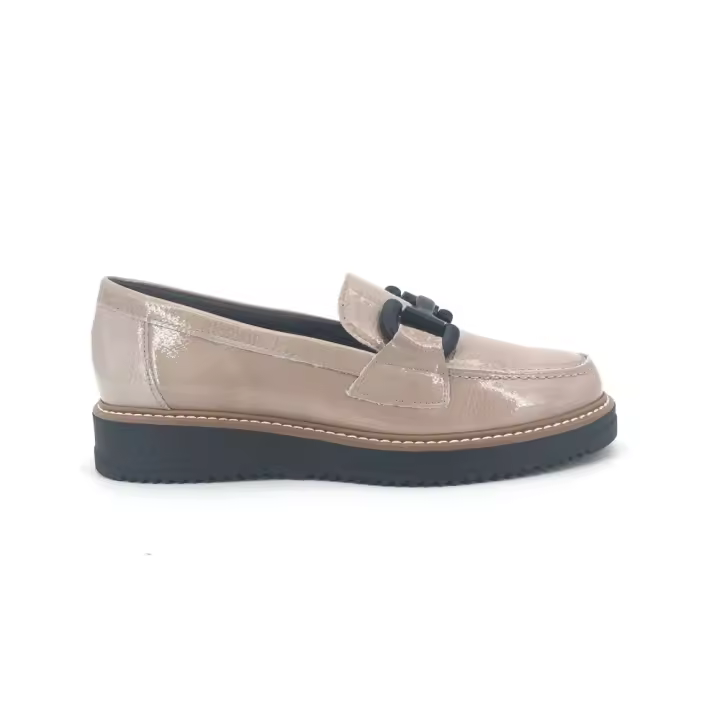 Mocasín Pitillos para mujer, mod.5392, Mocasín Pitillos con cadena de adorno acabado en brillo - 1