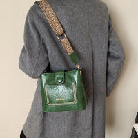 Bolso Bandolera De Cuero PU Vintage Para Mujer Lujo Diseñador Negro Bolso De Hombro Con Cadena Estilo Elegante Y Versátil - details 3