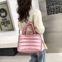 Bolso De Hombro De Nylon Puffer Para Mujer Invierno Bolso De Mano Chic Cuadrado Suave Cierre De Cremallera Estilo Versátil - details 13