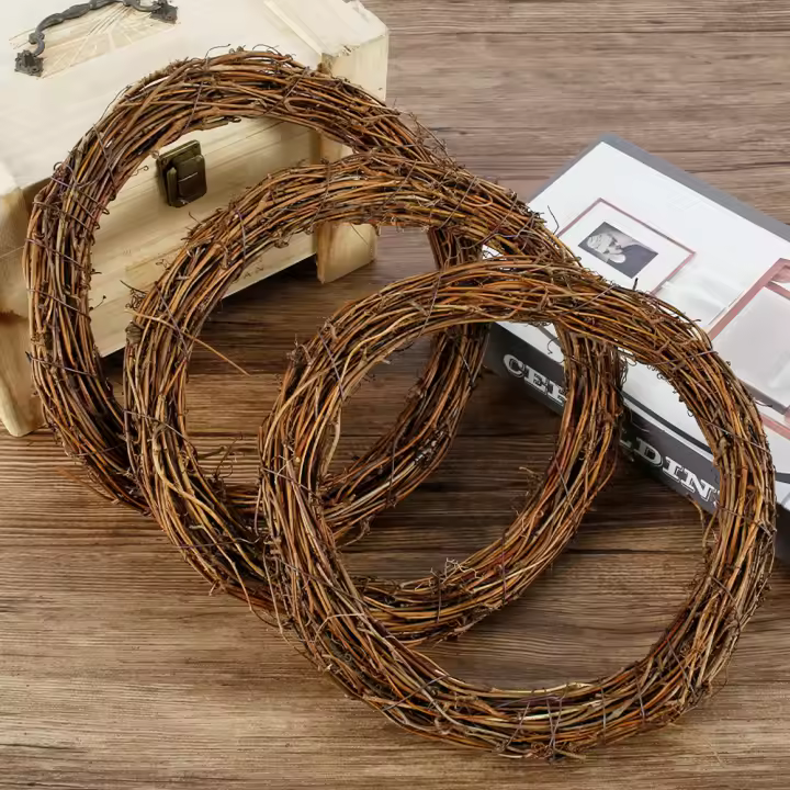 Corona Natural De Rattan 25/30cm Diámetro Hecha a Mano Decoración De Navidad Y Fiestas Helecho Vino Correas De Paja Para Adornos De Casa Y Jardín - 1