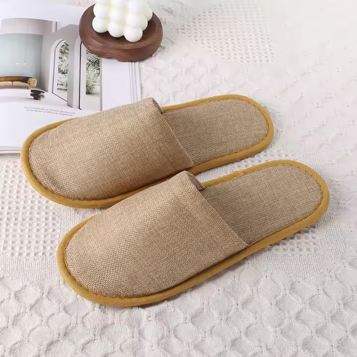 Pantuflas Desechables Para Hombres Y Mujeres Uso Doméstico Hotel Salon De Belleza Fiesta Cerradas Para Invitar Adultos Tamaño Universal - 1