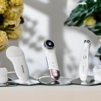 Cecotec Limpiador Facial Masajeador Fototerapia Facecare Skinroutine. Skin Care: Limpiador, Dispositivo Antiojeras y Masajeador, Potencia Elasticidad de La Piel, Incluye Diadema y Muñequeras - details 0