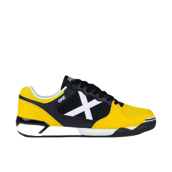 Zapatillas Munich One 64 Indoor Negro Amarillo Futnol Sala 3071064 - 1