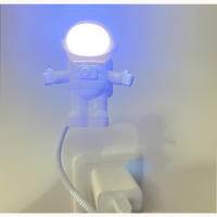 Lámpara De Lectura Portátil En Forma De Astronauta Blanco USB Para Escritorio Luz Nocturna LED Para PC Y Computadora Fuente DC 5V - details 3
