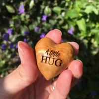 Pequeño Abrazo De Bolsillo Con Tokens De Corazón De Madera Para Amigos Suministros De Manualidades Creativas Regalo De Día De San Valentín - details 1