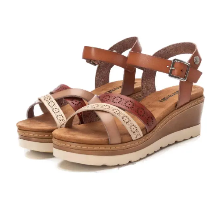Sandalias Refresh  para mujer en color beige - 1