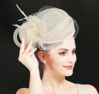 Sombrero De Fiesta Elegante En Rojo Sinamay Para Mujer Con Pluma Y Velo Para Boda Iglesia Cóctel Té Sombrero Derby Formal - details 4