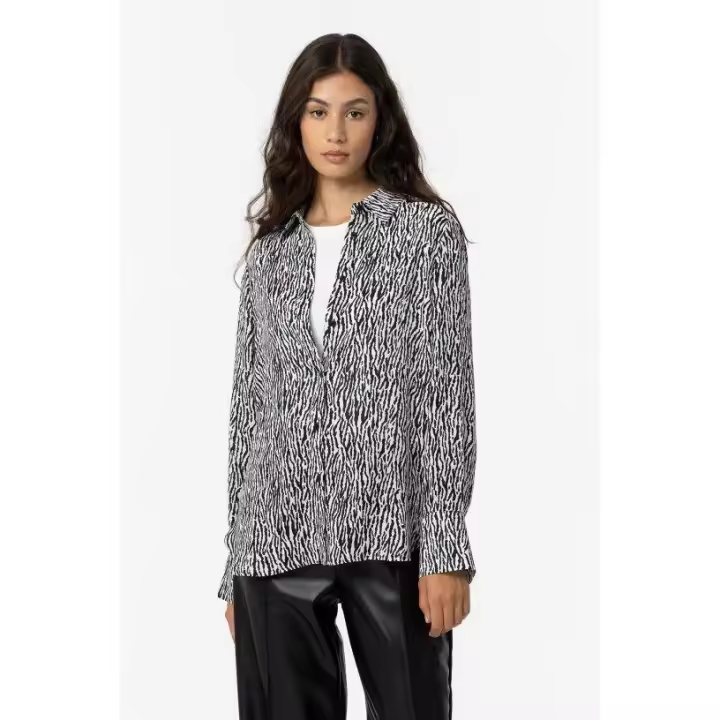 Blusas y camisas Marcas Mujer Ropa Tiffosi Tiffosi mujer ÚLTIMAS TALLAS CON DESCUENTOS Talla XL con descuento REBAJAS Y OUTLET REBAJAS Y OUTLET MUJER OUTLET Camisetas, tops, blusas  Camisa estampado cebra -Tiffosi- Paradise_2 - 1