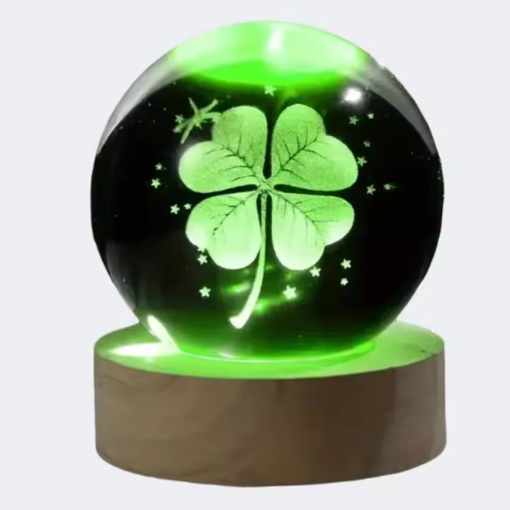 Bola De Cristal Con Cuatro Hojas De Oro Y Luz Coloreada 3D Decoración Familiar Para Dormitorio Regalo De Cumpleaños Y Día De La Madre - 1