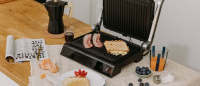 Mellerware - Parrilla Eléctrica Hotty! Digital 2000W  5 Menús Predefinidos. Revestimiento Antiadherente. Regulador Temperatura LED. Obertura 180º. Placas Adaptables. 29×46cm. Grill sin PFOA - details 0