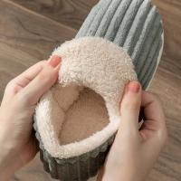 Zapatillas De Terciopelo Suave Para Parejas Estilo Invierno Antideslizantes Cálidas Sandalias Casuales Para Hombres Y Mujeres Zapatos De Algodón Para El Hogar - details 11