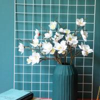 Decoración De Habitación Magnolia Artificial Múltiples Cabezas Flores Simuladas Para Interior Estilo De Ramo De Flores Tamaño 20*5*5CM - details 4