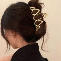 Pinza Para El Pelo De Metal Dorado Y Plateado Elegante Con Patrón Geométrico Y Ondulado Para Mujeres Accesorios Punk Grande Clips De Muelas De Langosta Adorno Para El Cabello 2023 - details 0