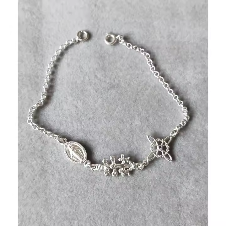 pulsera amuleto triple protección San Benito, Cruz de caravaca y nudo de bruja fabricada en plata de primera ley-40ycuatrojoyeria - 1