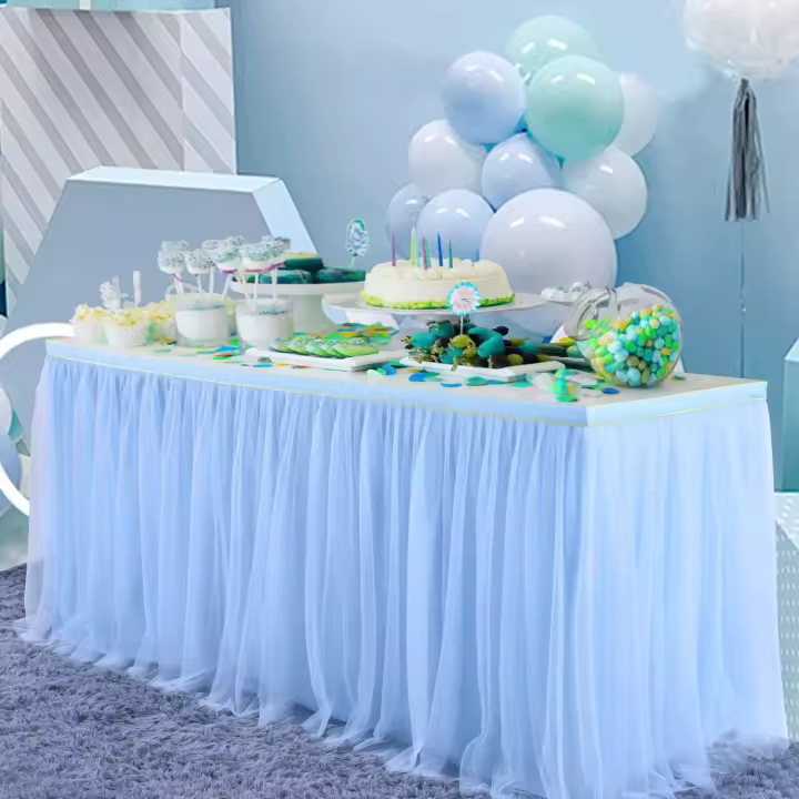Falda de mesa de tul azul claro, falda de mesa esponjosa para decoraciones de mesa de bodas y fiestas de cumpleaños (9 pies/L275cm*H77cm) - 1