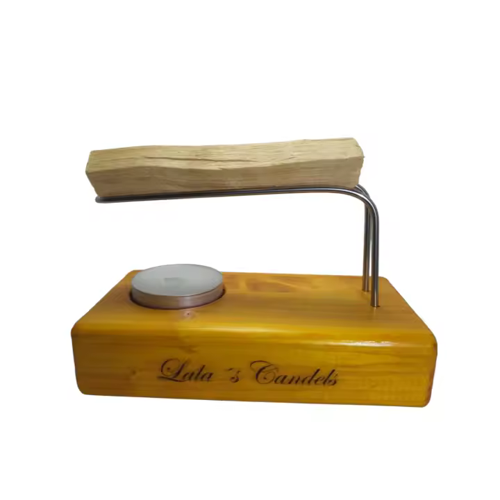 Quemador de Palo Santo de Madera, Soporte de Metal, con Vela de Té, Diseño Rústico (Mostaza). Lalascandels. - 1
